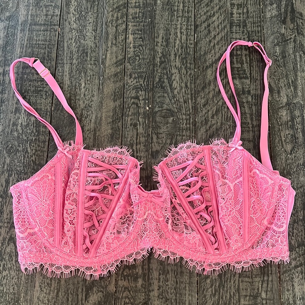 💕BNWT Dream Angels Gorgeous Pink Lace Bra 💕